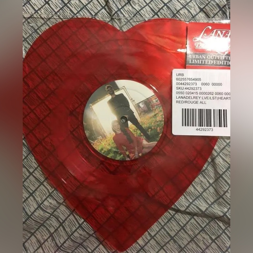 LUST FOR LIFE heart shaped vinyl Lana Del Rey and The Weekend UO limited press